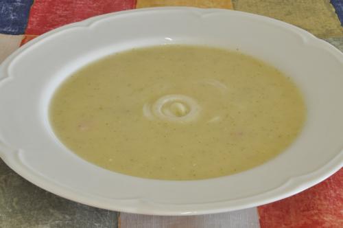 Hrachová polévka s brambory – Snadné recept z Česko kuchyně, hotový za 30 - 45 minut